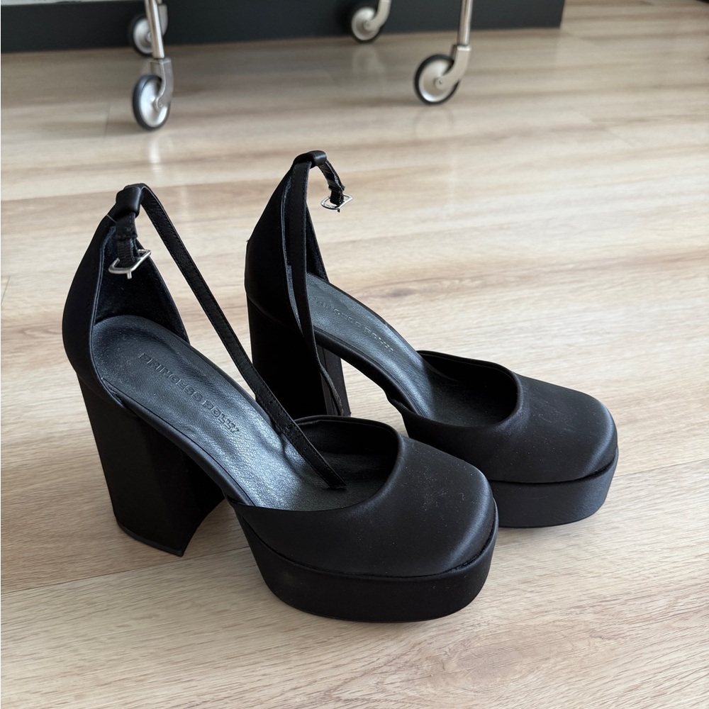 🐈‍⬛Princess Polly Heels
